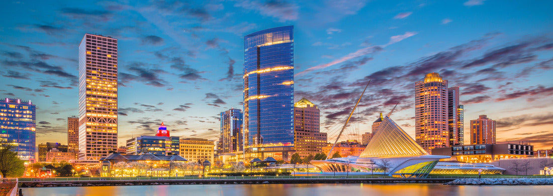 Noah Jigsaw Puzzle Milwaukee, Wisconsin, USA downtown city skyline on Lake Michigan at twilight panorama 1000 pieces
