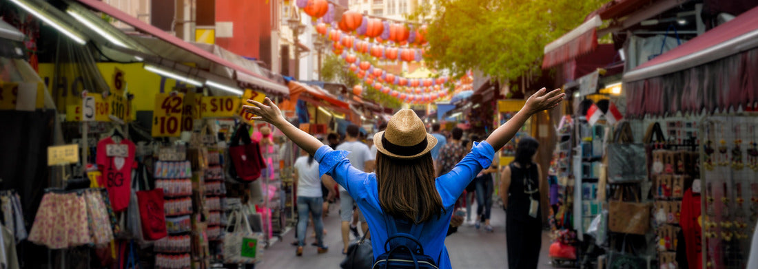 Noah Jigsaw Puzzle young traveler with backpack and hat traveling in downtown Singapore to Chinatown. Concept Travel in Singapore panorama 1000 pieces