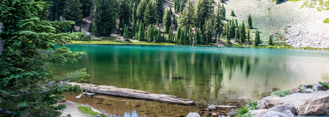 Noah Jigsaw Puzzle Emerald Lake located in Lassen Volcanic National Park panorama 1000 pieces