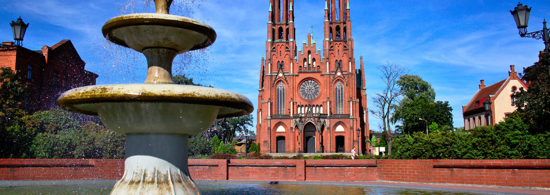 Noah Jigsaw Puzzle A church in Zyrardow panorama 1000 pieces