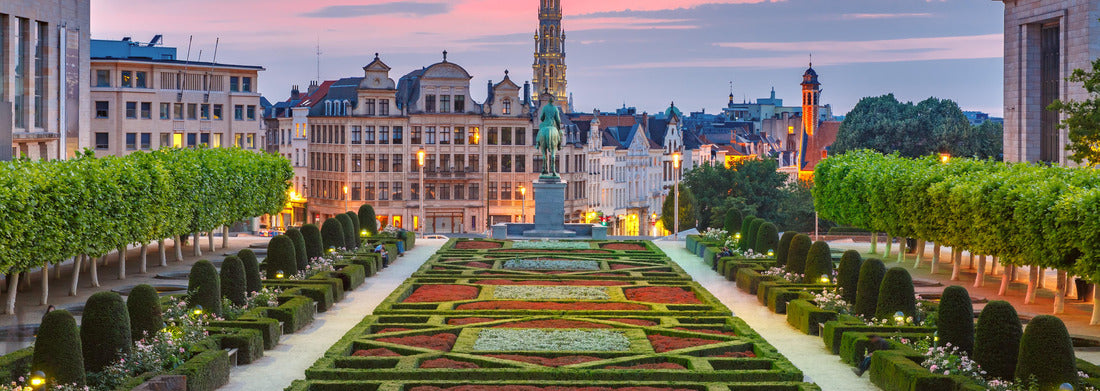 Noah Jigsaw Puzzle Brussels City Hall and Mont des Arts at sunset in Brussels, Belgium panorama 1000 pieces