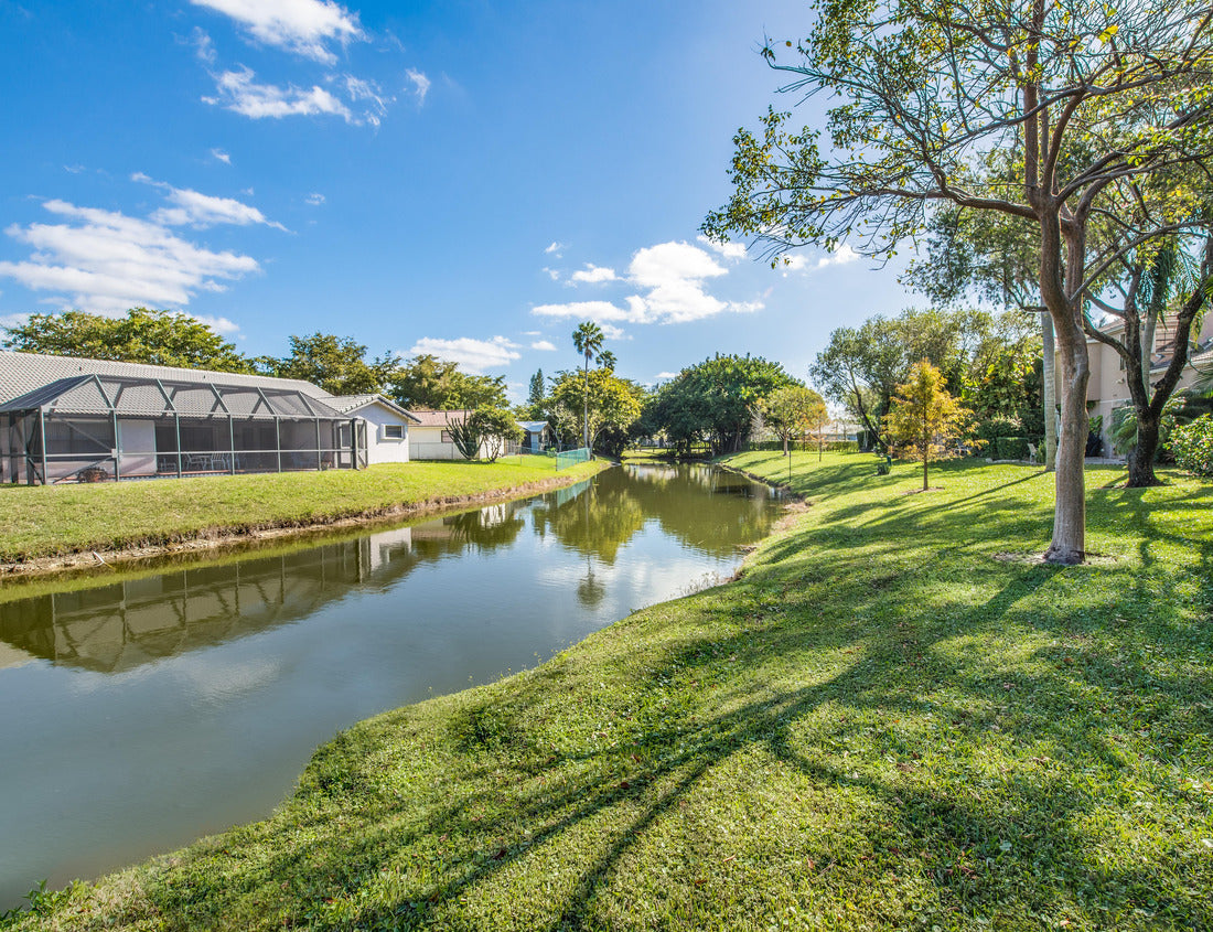 Noah Jigsaw Puzzle Coral Springs, FL, USA: View of the lake and the houses 1000 pieces