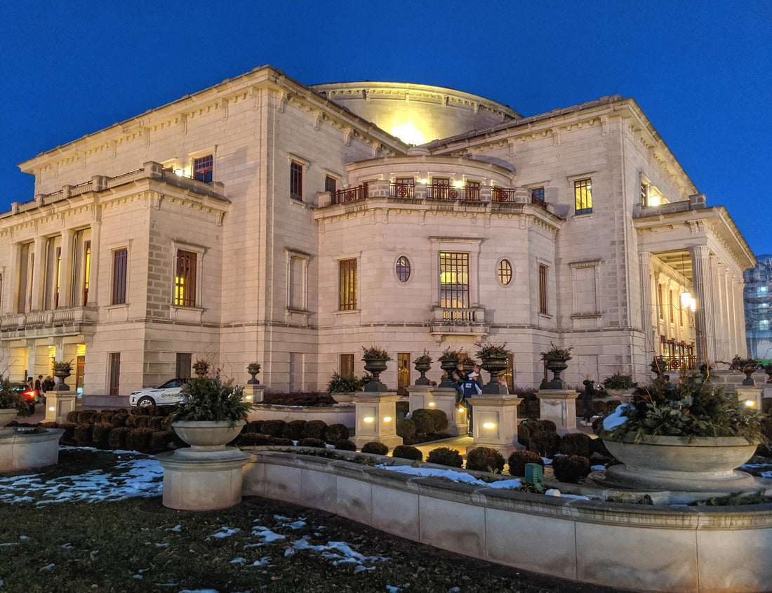 Noah Jigsaw Puzzle Center of Performing Arts building in downtown Carmel, Indiana 1000 pieces