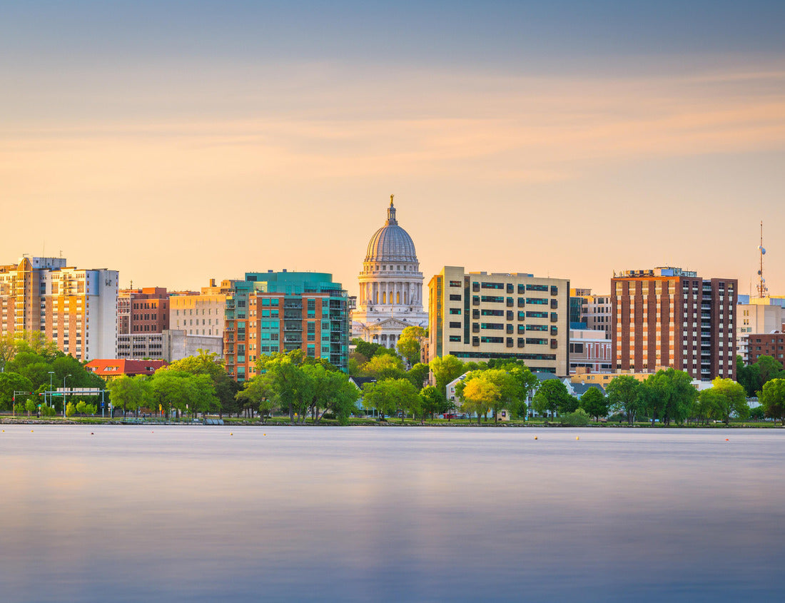 Noah Jigsaw Puzzle Madison, Wisconsin, USA downtown skyline at dusk on Lake Monona 1000 pieces