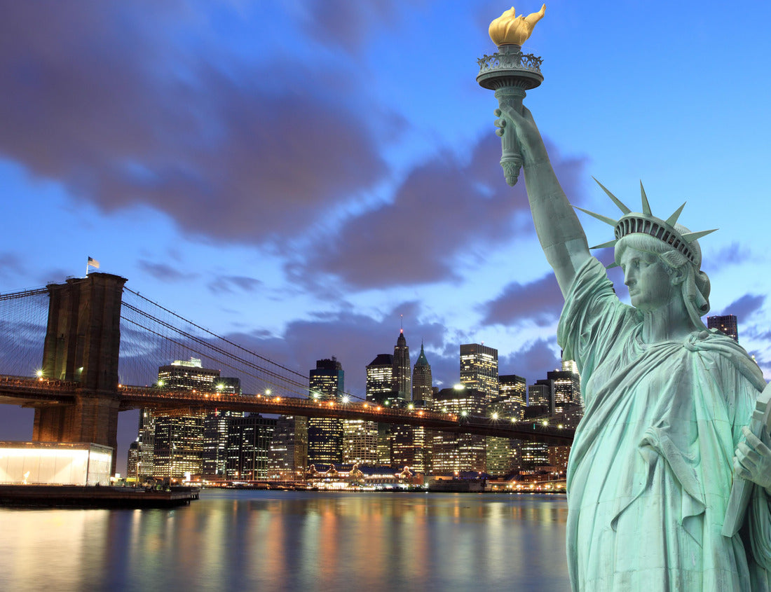 Noah Jigsaw Puzzle Brooklyn Bridge and The Statue of Liberty at Night, New York City 1000 pieces