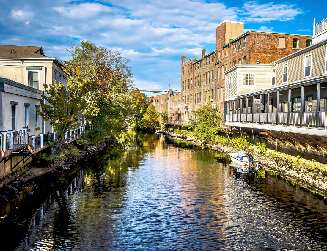 Noah Jigsaw Puzzle Westerly is a town on the southwestern shoreline of Washington County, Rhode Island 1000 pieces