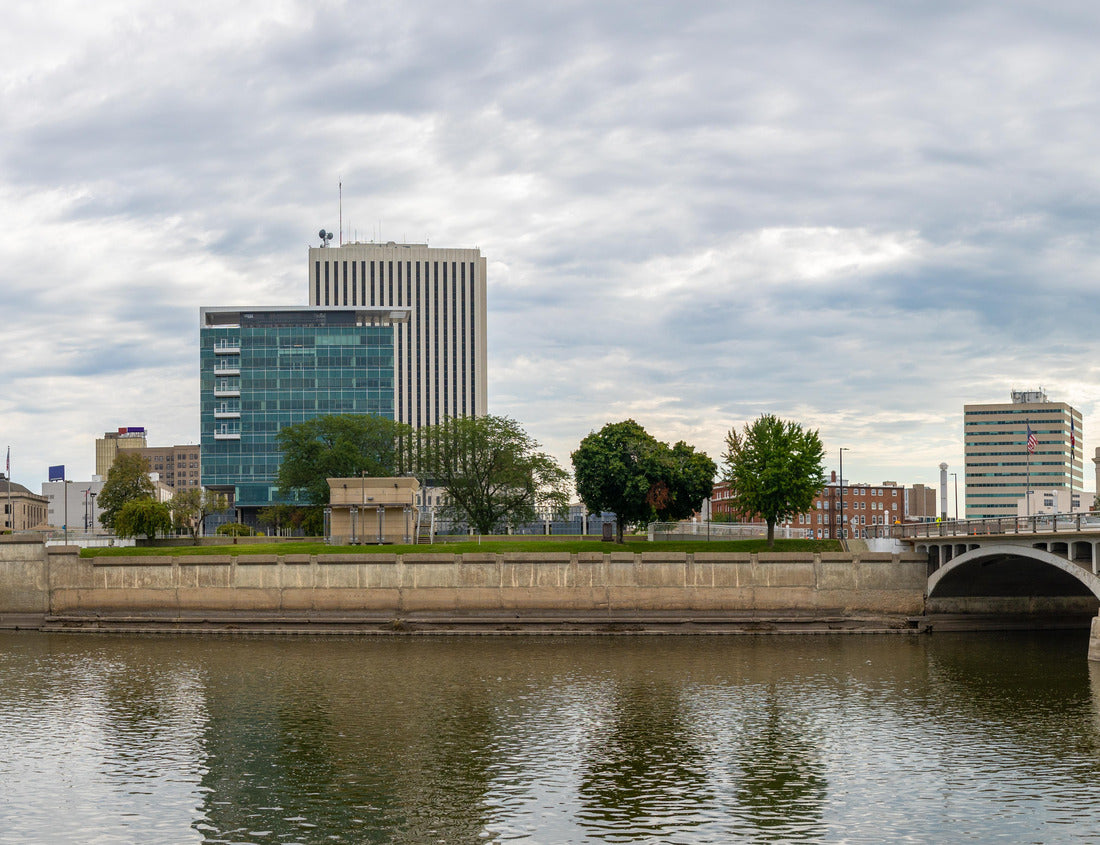 Noah Jigsaw Puzzle Cedar Rapids, city in the state of Iowa, United States of America, as seen across the Cedar River 1000 pieces