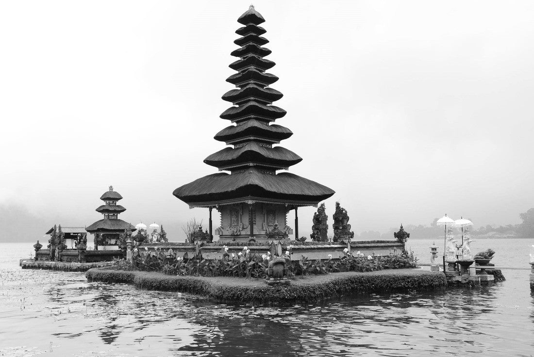 Ulun Danu Beratan Temple Bedugul in Bali - Bali tours 2000pc PuzzleBlack and White