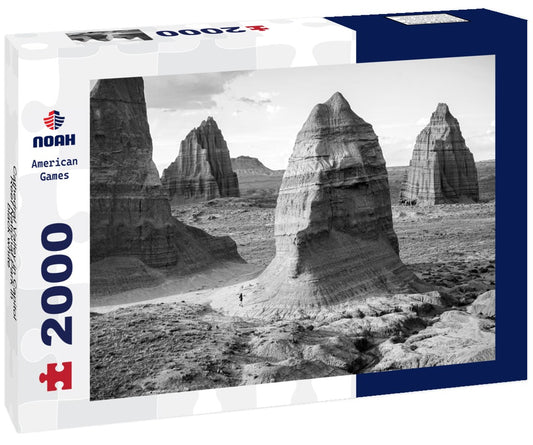 Noah Jigsaw Puzzle Cathedral Valley in Capitol Reef National Park in black white 2000 pieces