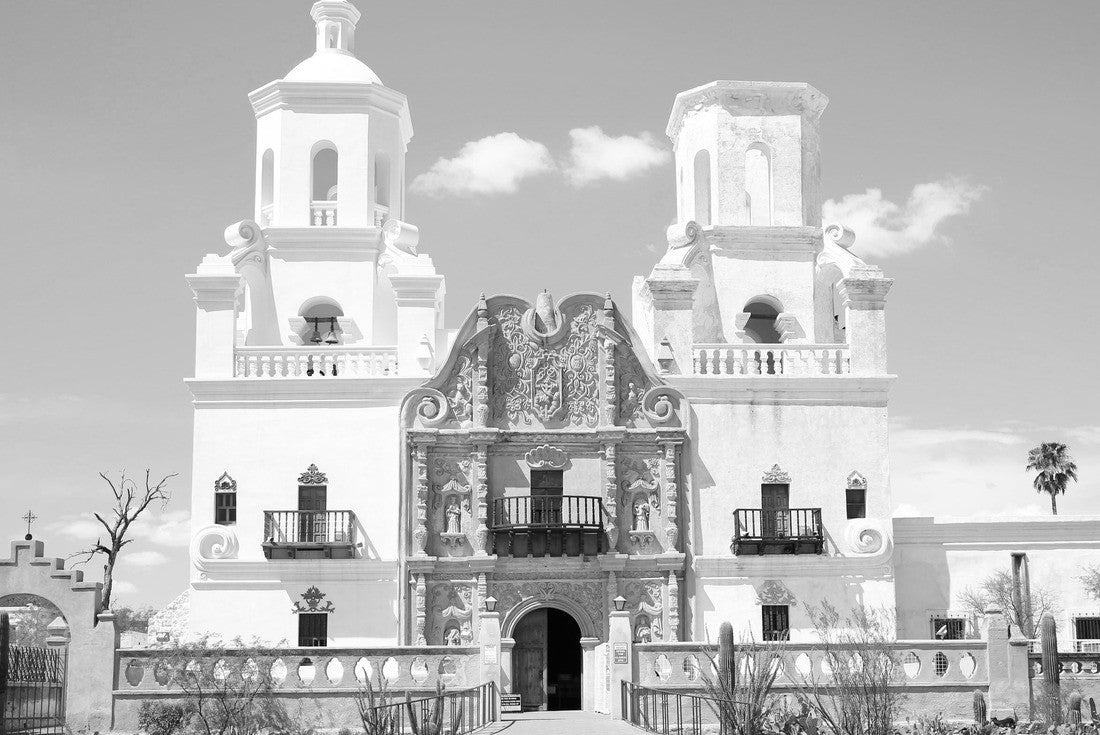 San Xavier del Bac mission near Tucson in Arizona, USA 2000pc PuzzleBlack and White