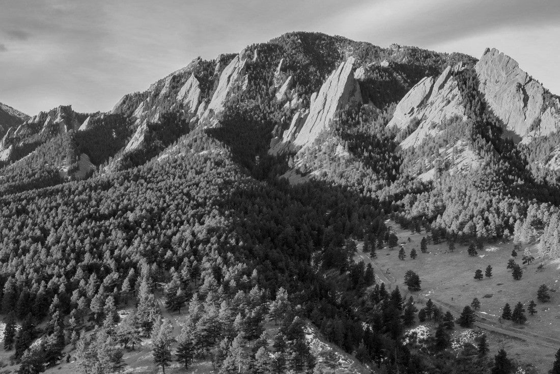 Green Mountain Antenna with Bear Tops in the Distance just after sunrise in Boulder, Colorado in winter 2000pc PuzzleBlack and White