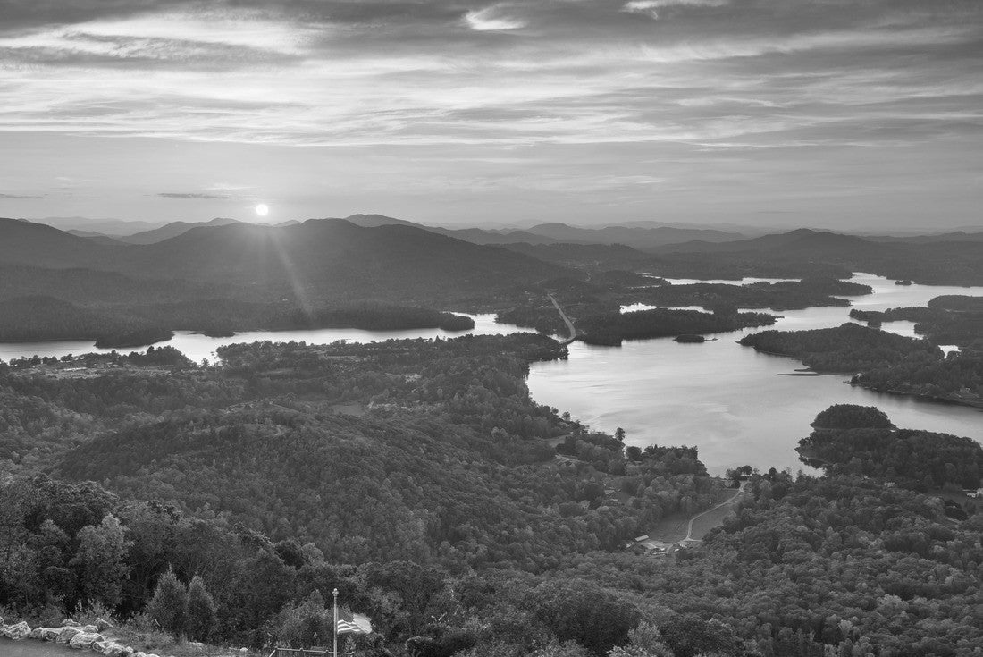 Noah Jigsaw Puzzle Hiawassee, Georgia, USA landscape with Chatuge Lake in early fall at dusk in black white 2000 pieces