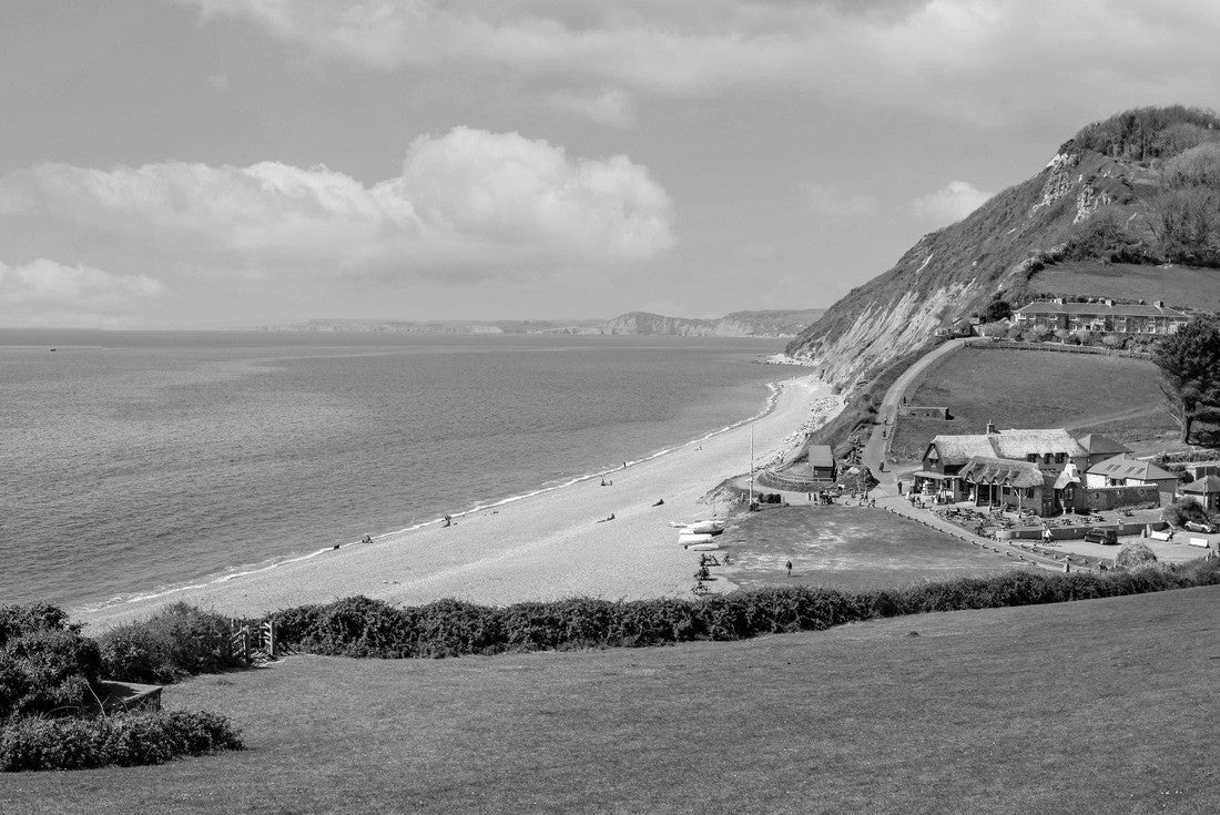 looking down at Branscombe beach and coastline in Devon, UK 2000pc PuzzleBlack and White