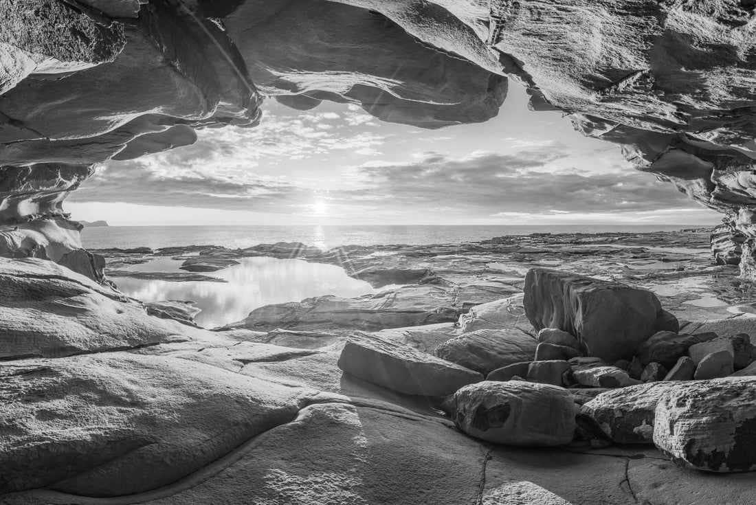 The cave that looks like the map of Australia at Avoca NSW Australia 2000pc PuzzleBlack and White