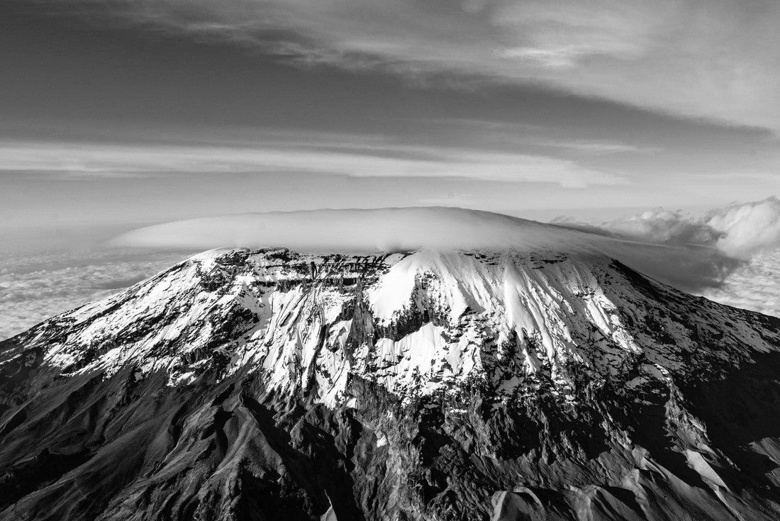 Mountain view of Kilimanjaro 2000pc PuzzleBlack and White