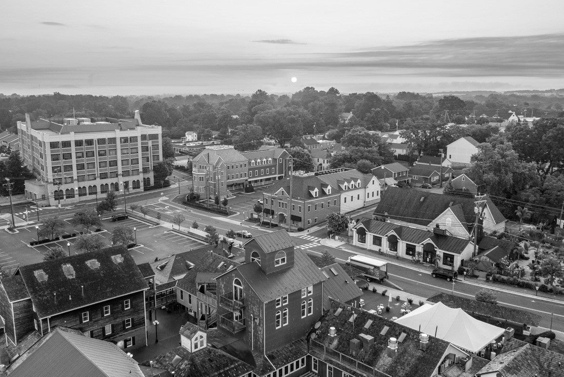 Market Station in Leesburg, Virginia 2000pc PuzzleBlack and White