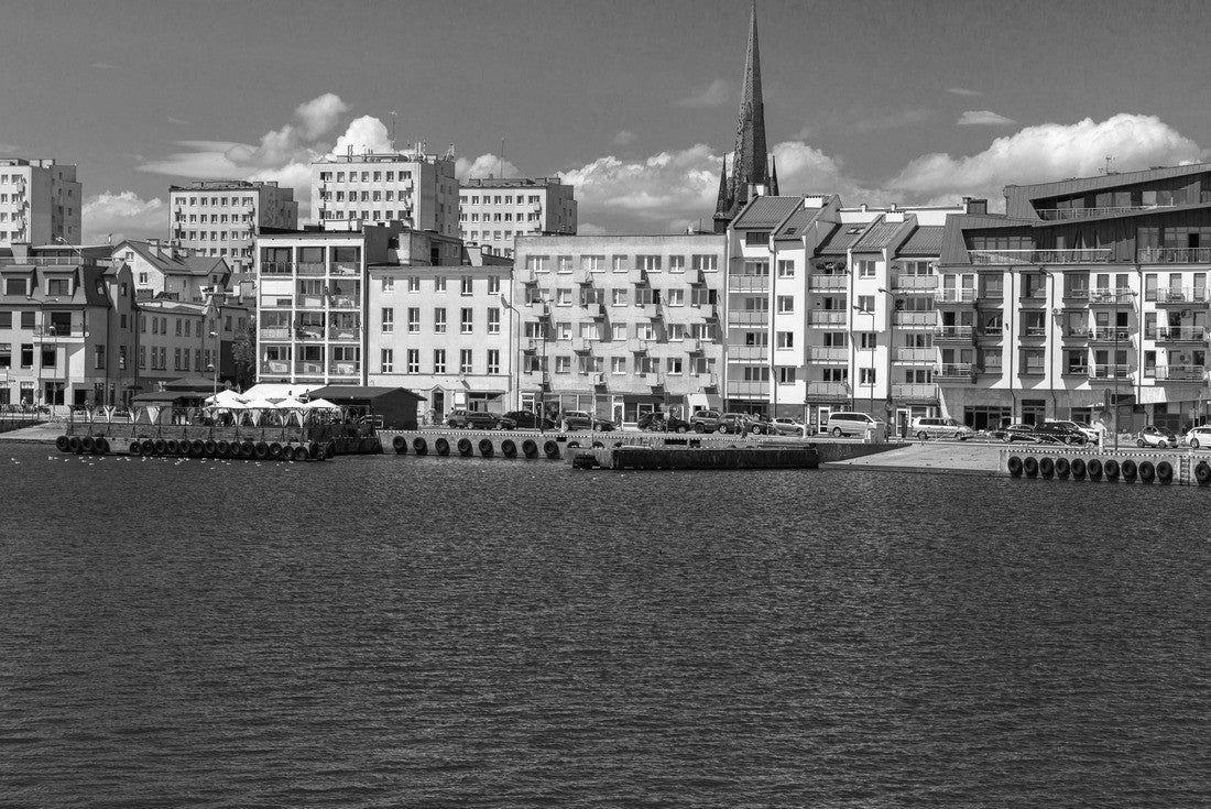 Swinoujscie. City embankment and bay on a sunny day 2000pc PuzzleBlack and White
