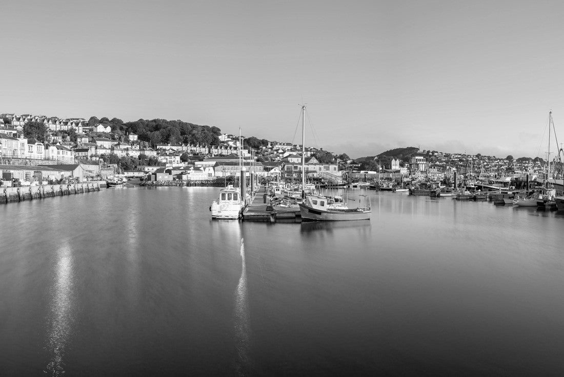 Newlyn town harbour at sunrise in Cornwall. United Kingdom 2000pc PuzzleBlack and White