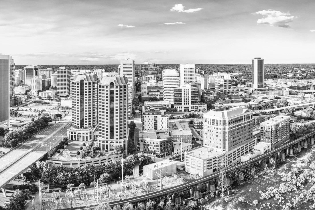 Richmond, Virginia, at sunset. Richmond is the capital city of the Commonwealth of Virginia. Manchester Bridge spans James River 2000pc PuzzleBlack and White