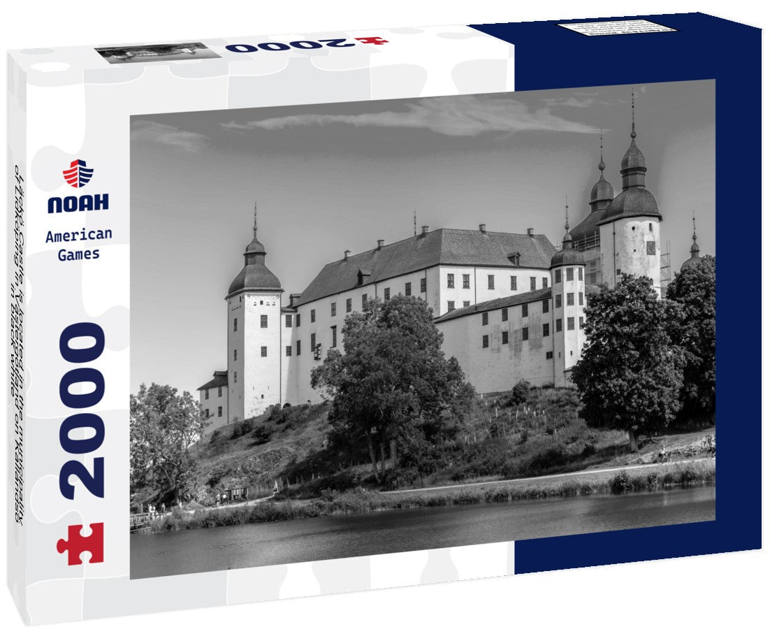 Läckö Castle is located in the municipality of Lidköping in Västergötland on Kållandsö 2000pc PuzzleBlack and White
