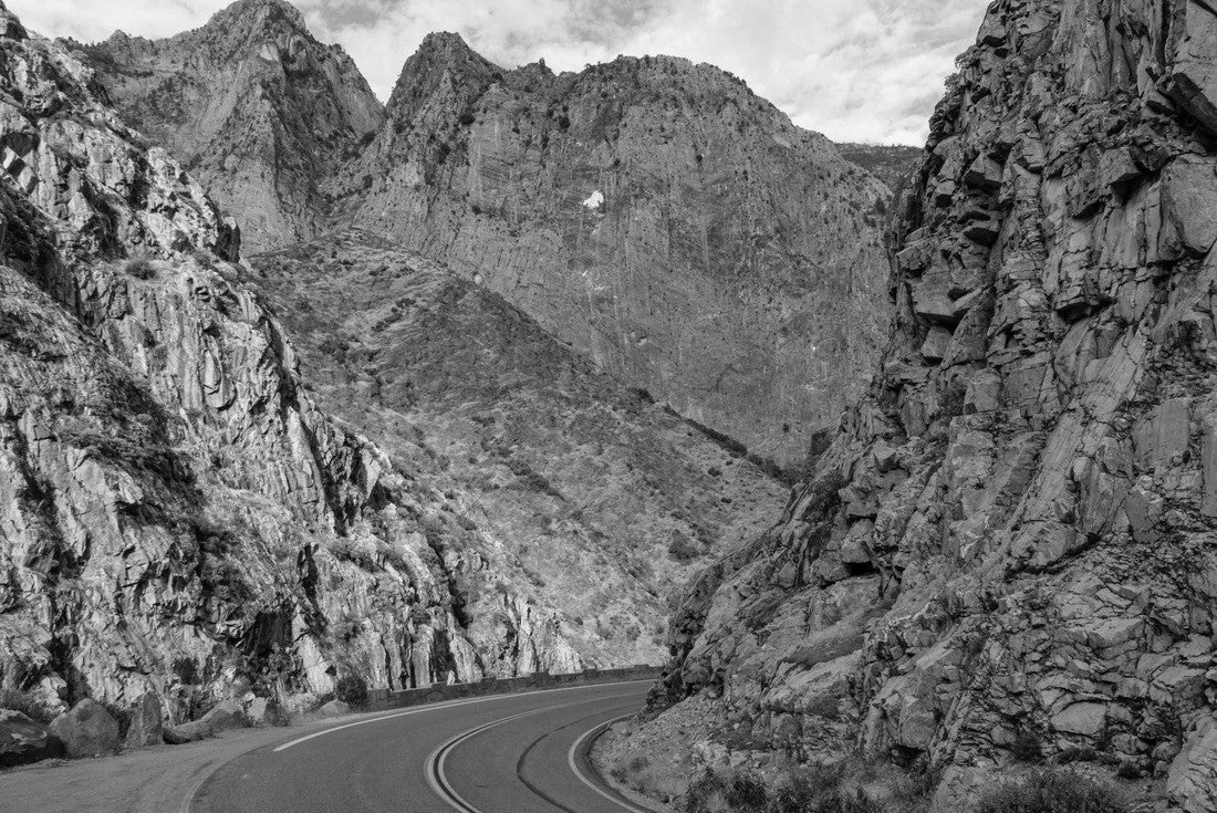 Road trip in Kings Canyon National Park 2000pc PuzzleBlack and White