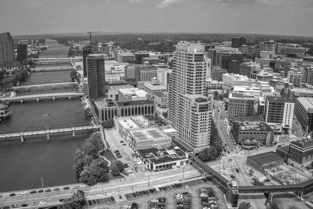Downtown Grand Rapids, Michigan in summer 2000pc PuzzleBlack and White