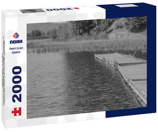 Noah Jigsaw Puzzle Beautiful Round Lake near Plummer in Heyburn State Park, Benewah County, Idaho in black white 2000 pieces