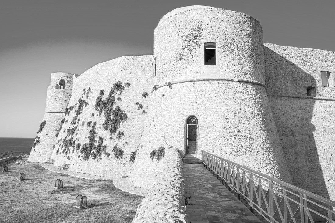 Castello Aragonese, Aragon Castle in Ortona, Trabocchi Coast, Abruzzo, Italy 2000pc PuzzleBlack and White