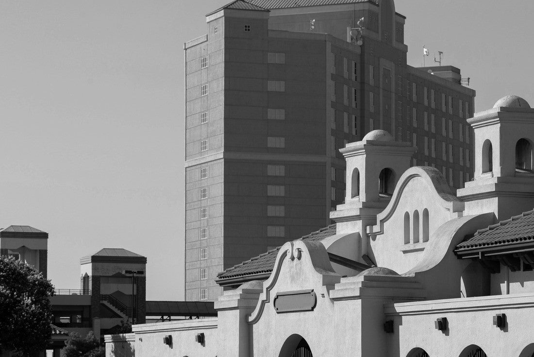 Afternoon view of the historic downtown skyline of Modesto, California, USA 2000pc PuzzleBlack and White