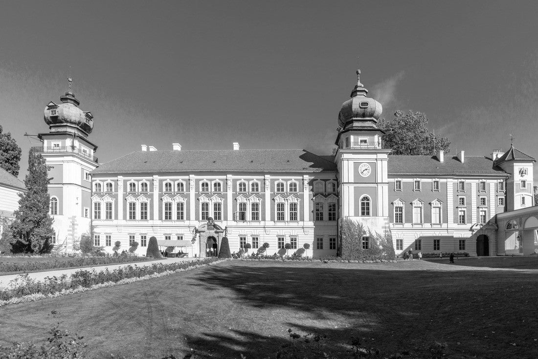 Lancut Castle in Poland. Built in the first half of the 17th century 2000pc PuzzleBlack and White
