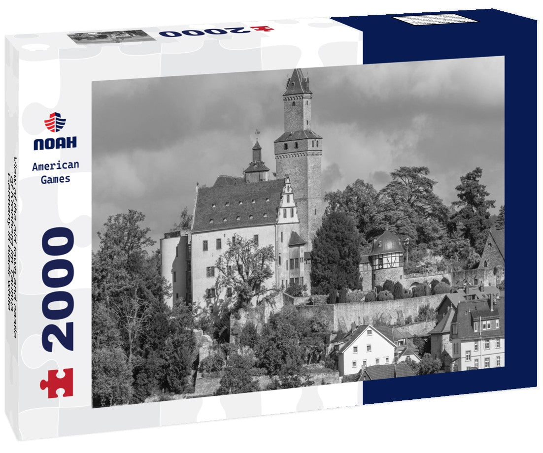 the old town and castle of Kronberg im Taunus, Germany 2000pc PuzzleBlack and White