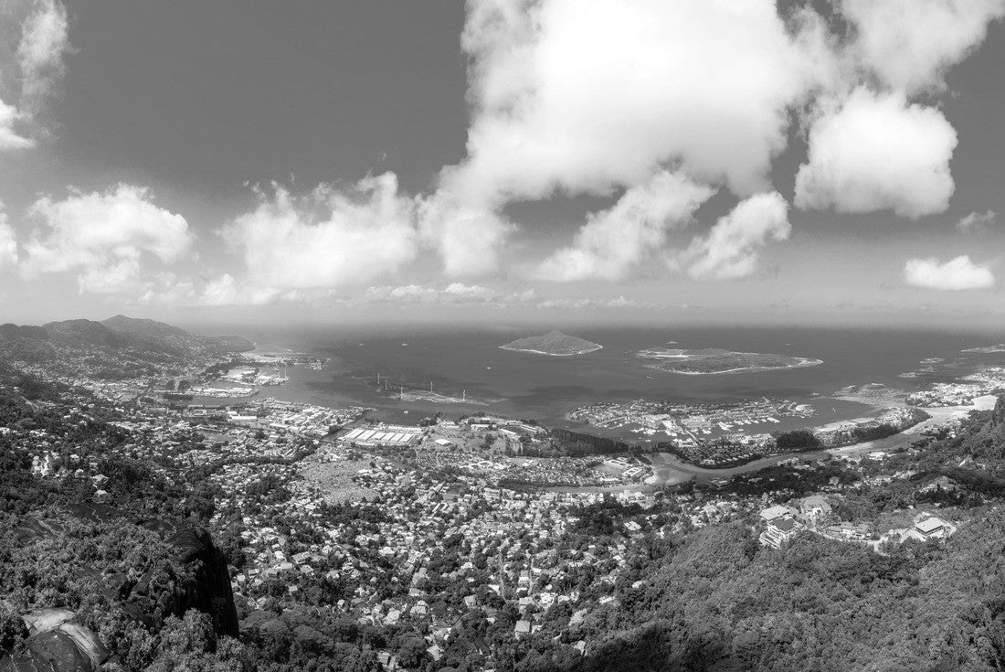 Copolia Peak viewpoint over the isle of Mahé and the capital city of Victoria in the Seychelles 2000pc PuzzleBlack and White
