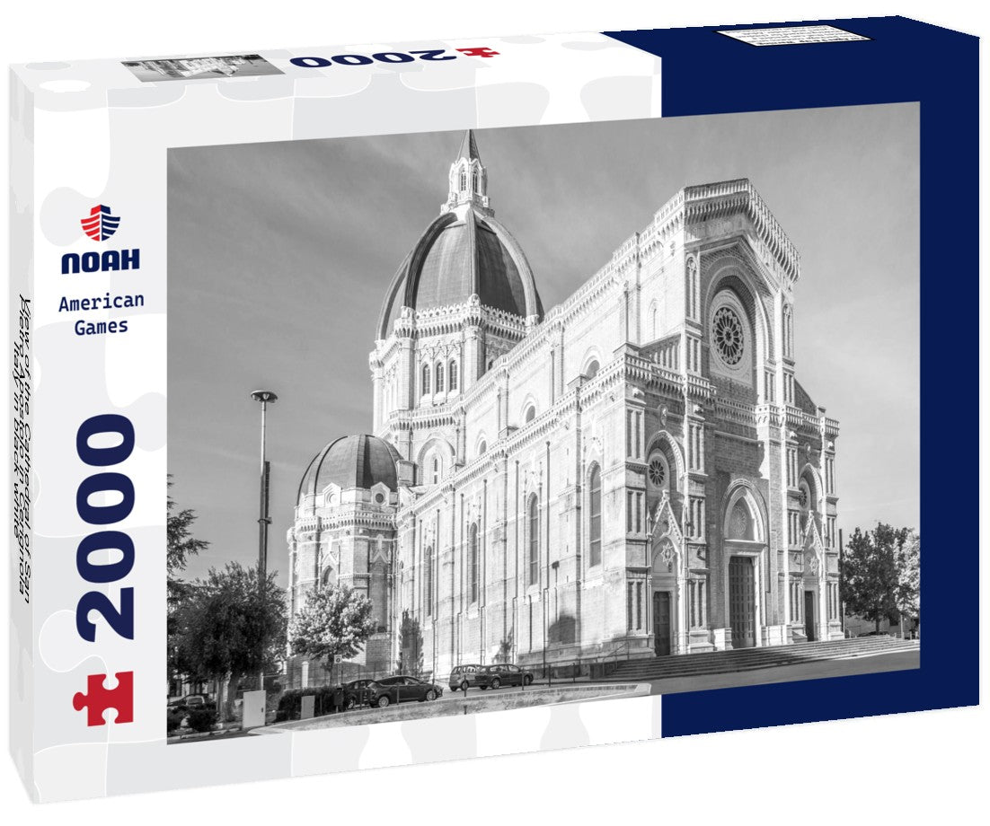 the Cathedral of San Pietro Apostolo in Cerignola, Italy 2000pc PuzzleBlack and White