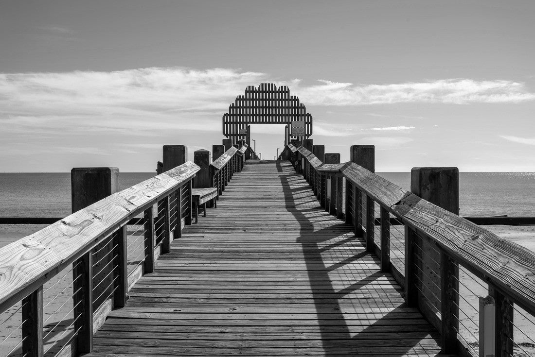 Pascagoula Mississippi Beach Wood Bridge 2000pc PuzzleBlack and White