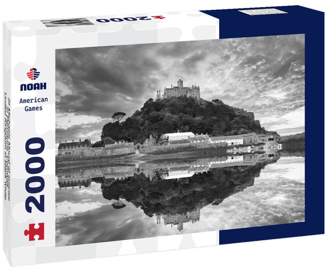 St Michaels Mount at sunrise in Penzance. Cornwall. United Kingdom 2000pc PuzzleBlack and White