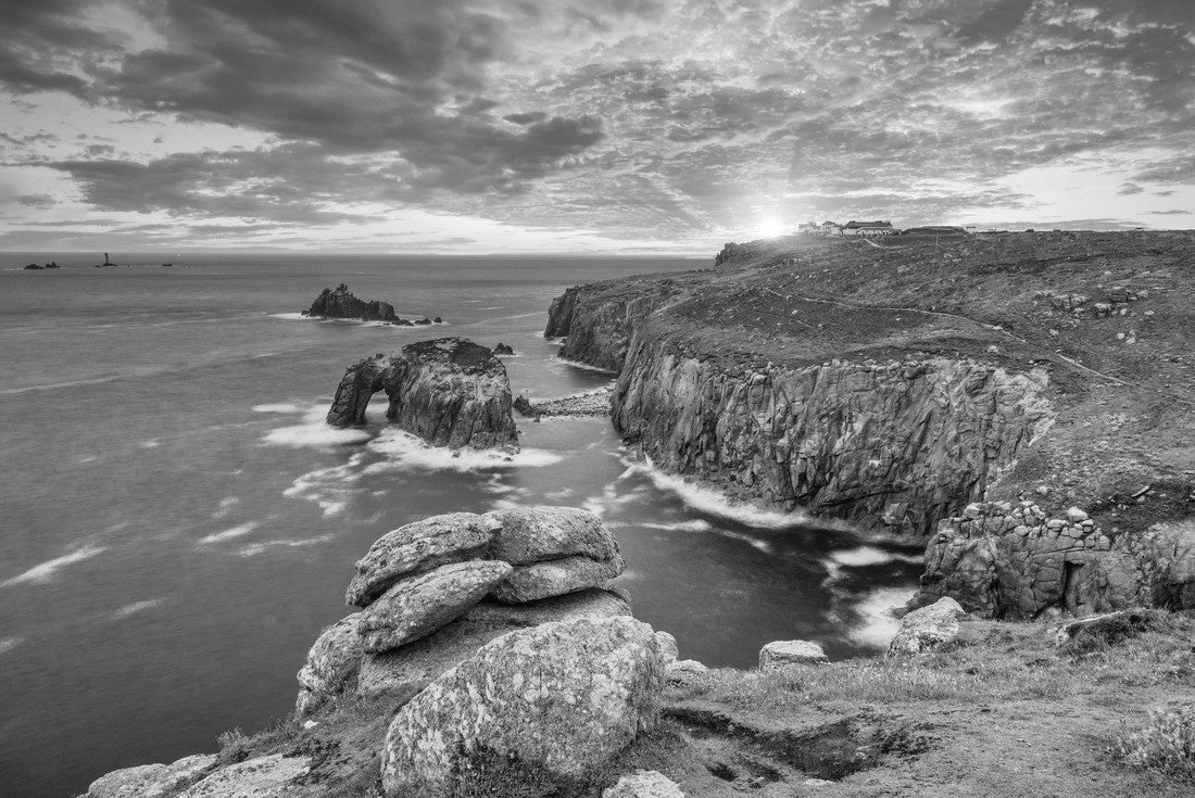 Land's End with Enys Dodman Bow Sunset in Cornwall. United Kingdom 2000pc PuzzleBlack and White