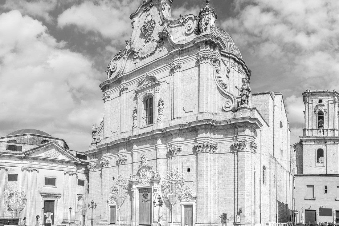 the Cathedral of the Holy Rosary in the streets of Francavilla Fontana in Italy 2000pc PuzzleBlack and White