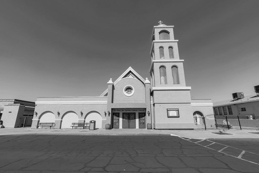 Noah Jigsaw Puzzle Sunny view of the St Peter the Apostle church at Henderson, Nevada in black white 2000 pieces