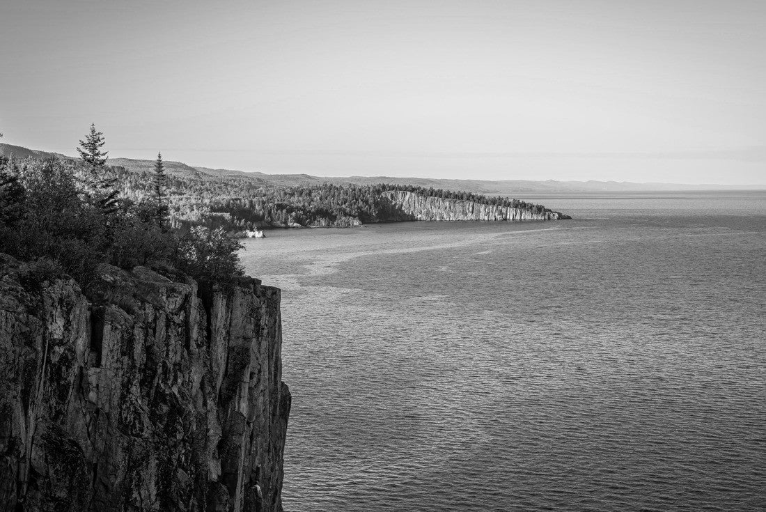 Beautiful landscape along the north shore of Lake Superior in Minnesota, from Palisade Head, a natural rock wall at the edge of blue waters. Evening picture at the shore of Gitchi-Gami 2000pc PuzzleBlack and White