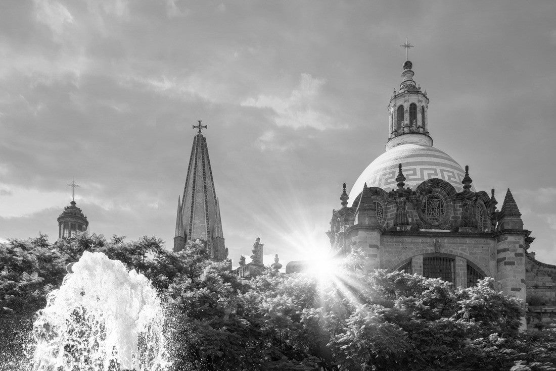 Guadalajara's emblem, the Central Basilica Cathedral, Cathedral of Our Lady of the Assumption, in the historic city center near Plaza de Armas and Liberation Square 2000pc PuzzleBlack and White