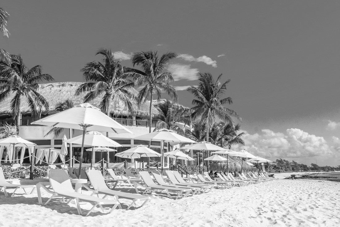 Palm umbrellas and sun loungers at the Riff Coco Beach Resort on the Mexican beach of Playa del Carmen, Mexico 2000pc PuzzleBlack and White