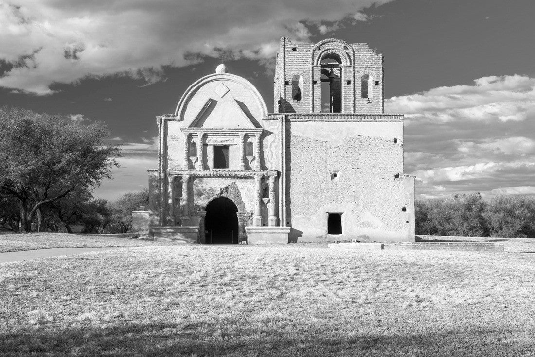 Tumacácori National Historical Park in Arizona with blue sky and clouds 2000pc PuzzleBlack and White
