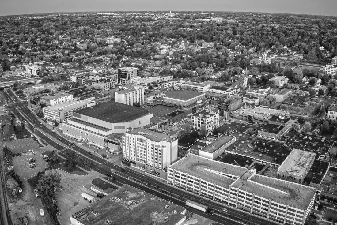 Aerial view of Mankato, Minnesota at sunset 2000pc PuzzleBlack and White
