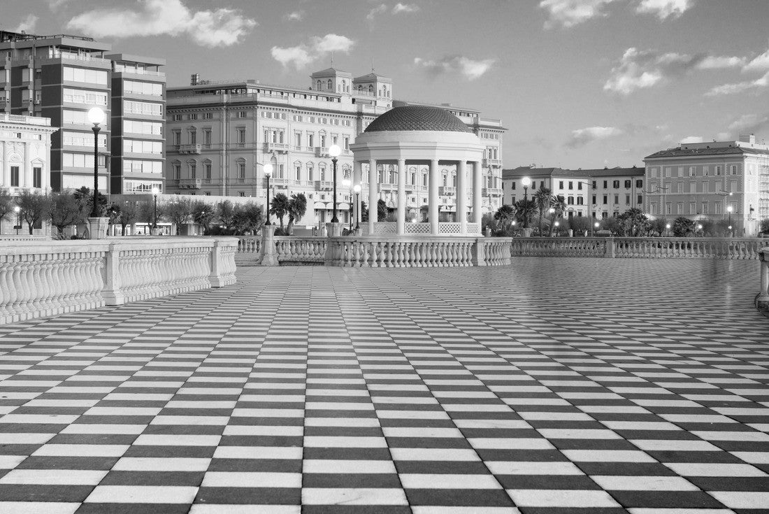 Terrazza Mascagni in Livorno, Italy at sunset 2000pc PuzzleBlack and White