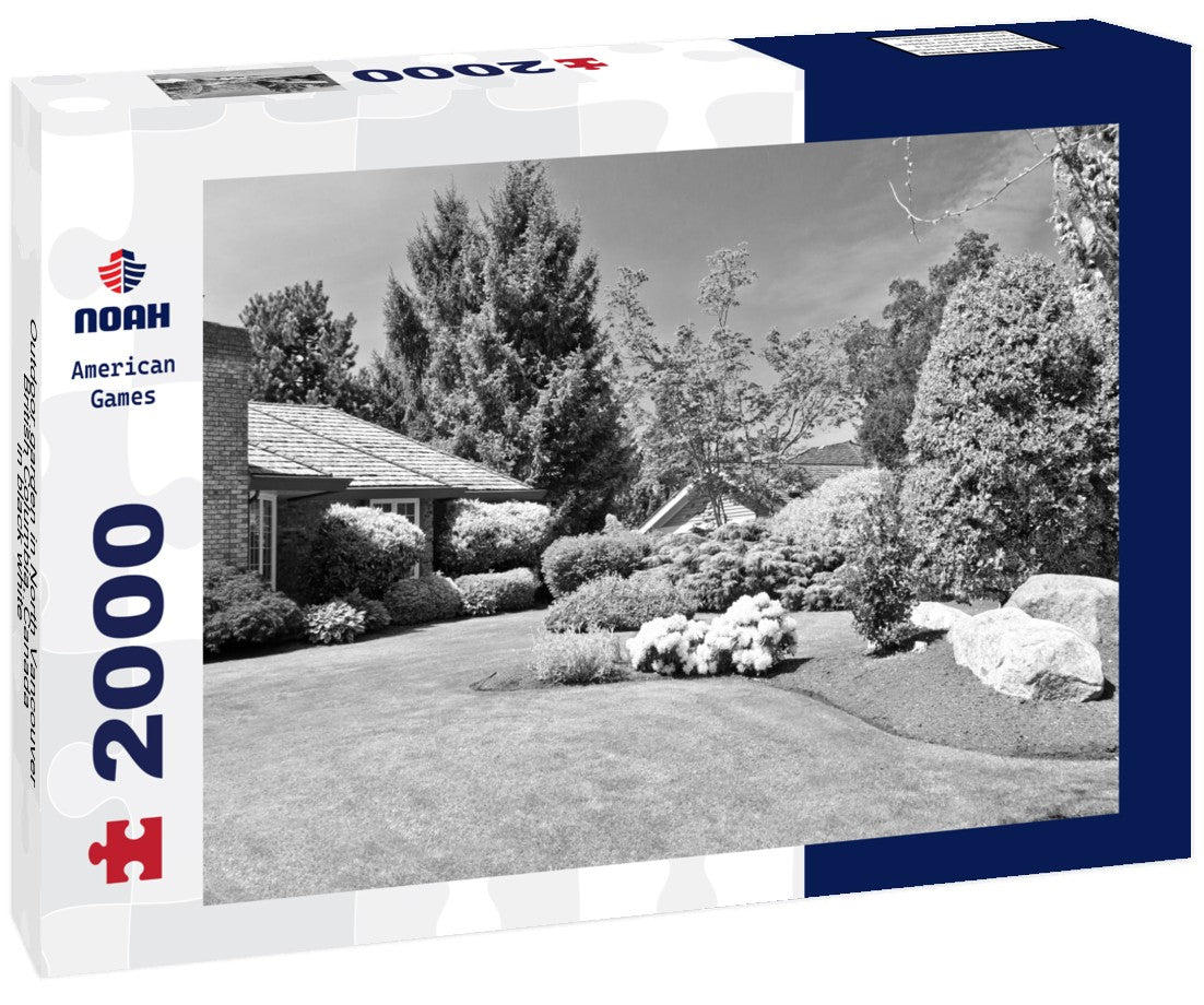 Outdoor garden in North Vancouver, British Columbia, Canada 2000pc PuzzleBlack and White