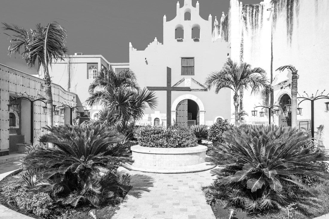 Campeche, Mexico - colonial heritage Yucatan, Cathedral of San Francisco de Campeche, built in 1540 2000pc PuzzleBlack and White