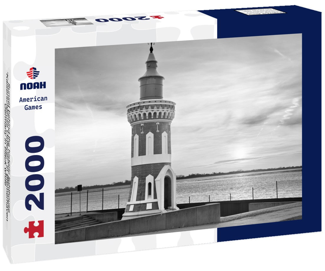 Sunset behind the historic lighthouse “Kaiserschleuse Ostfeuer” in Bremerhaven, Germany 2000pc PuzzleBlack and White