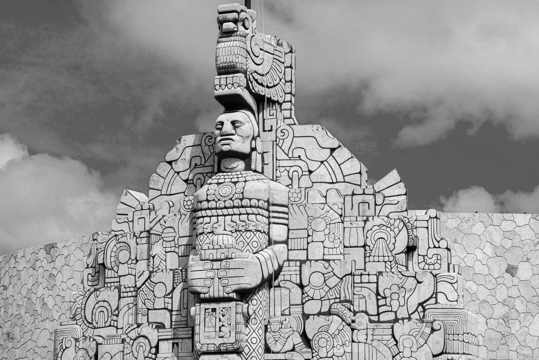 Iconic Monumento a la Bandera, in downtown Merida, Mexico 2000pc PuzzleBlack and White