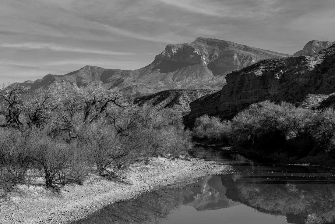 Rio Grande River New Mexico USA 2000pc PuzzleBlack and White
