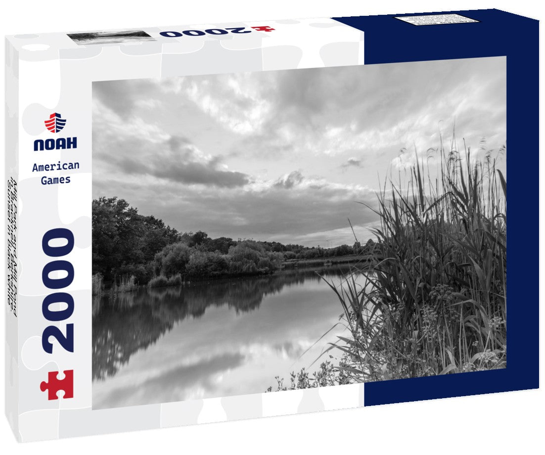 Mill Park and Mill Pond in Bracknell, Berkshire. Sunset 2000pc PuzzleBlack and White